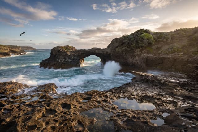 Natural Bridge (Wariruri Bridge)