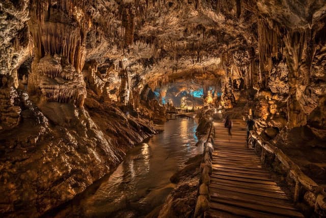 Han-sur-Lesse Caves (Grottes de Han)