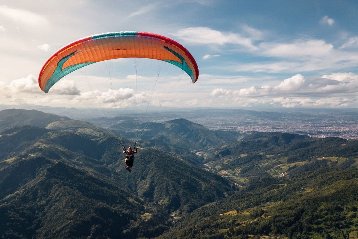 Paragliding in Medellin