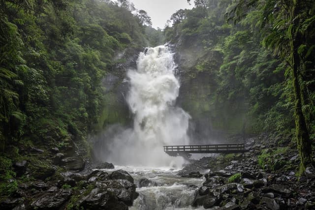 Pailon del Diablo (Devil’s Cauldron Waterfall)